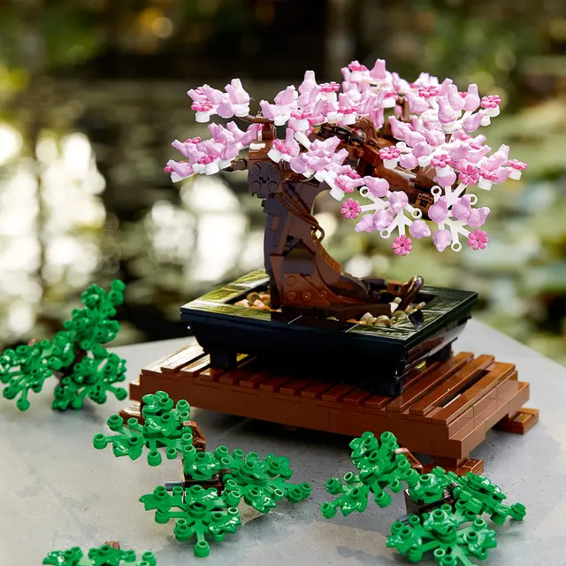 Lego Luncurkan Edisi Bonsai dan Bunga Hias yang Tak Perlu Disiram