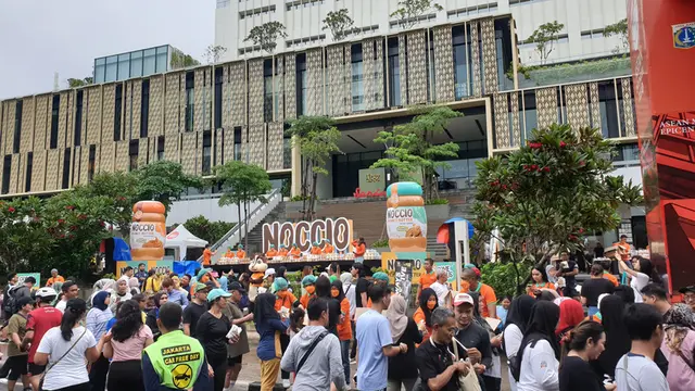 Rekor MURI Pembagian 11.111 Roti Tawar yang Dioles Peanut Butter NOCCIO di CFD Jakarta