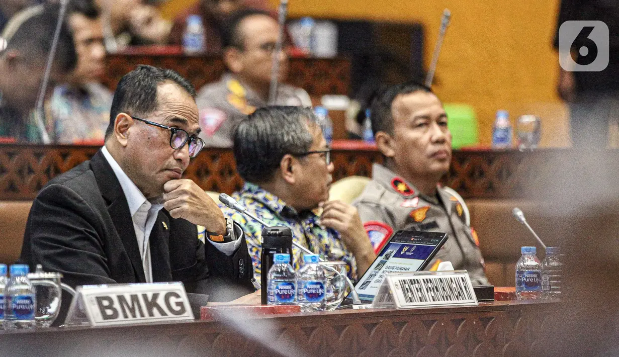 Budi Karya menyampaikan niatnya menambah alokasi anggaran untuk mudik bersama berikutnya, sehingga dengan mudik bersama itu secara tidak langsung telah mengaktifkan angkutan massal antar kota, serta diharapkan dapat menekan jumlah kecelakaan.  (Liputan6.com/Faizal Fanani)