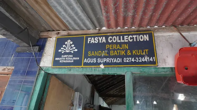 Salah satu perajin kulit di Keparakan