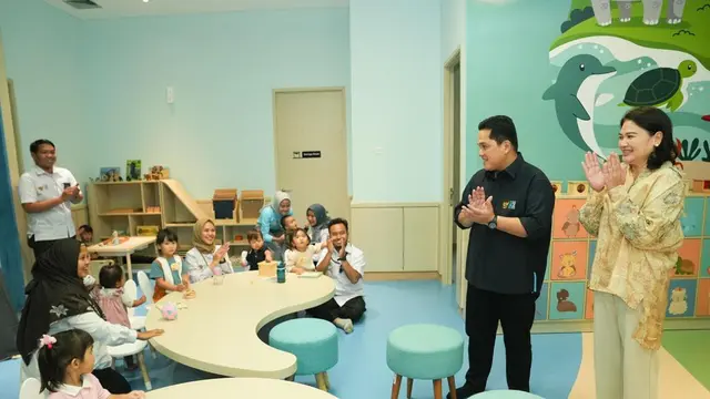 Menteri Badan Usaha Milik Negara (BUMN) Erick Thohir meluncurkan fasilitas daycare di Kementerian BUMN, pada Jumat (22/12/2023). (Dok KBUMN)