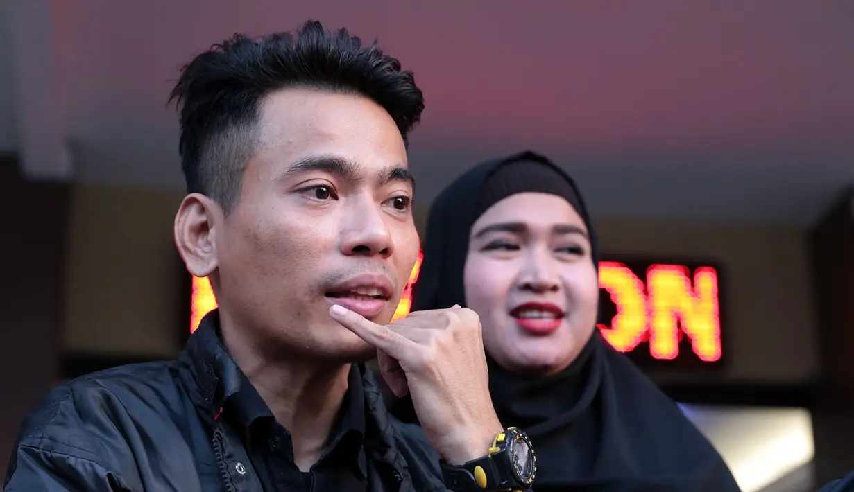 Aris mengaku bahwa, ini merupakan puncaknya setelah Ihsan tak memiliki itikad baik dengan menemuinya secara langsung untuk meminta maaf. Meski, Aris mengakui bahwa Ihsan pernah meminta maaf lewat instagram di DM. (Deki Prayoga/Bintang.com)