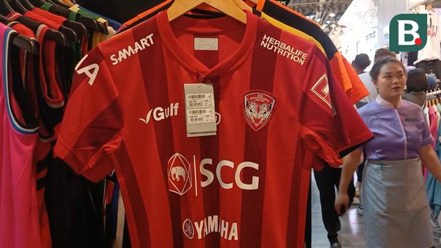 Penjual jersey di Bangkok, Thailand.