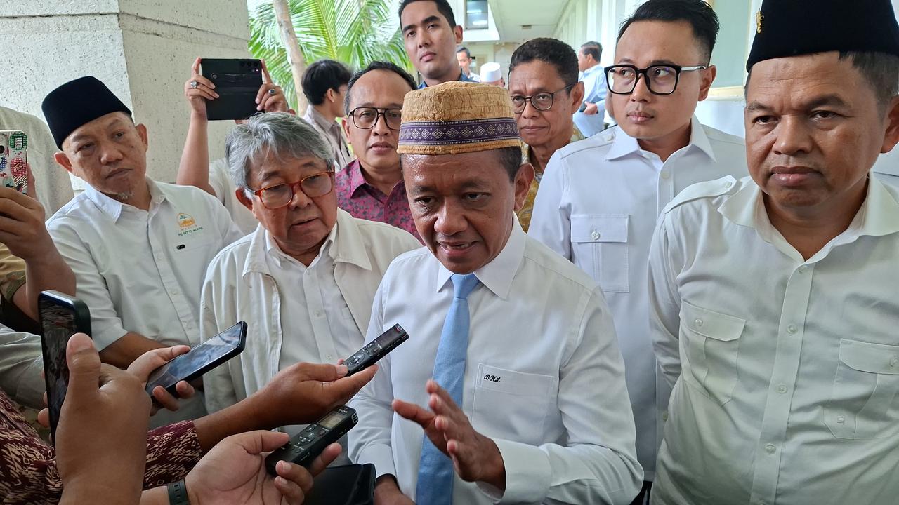 Tetap Berkantor Meski Ada WFH, Bahlil Lahadalia Terlihat Bertemu Dedi Mulyadi