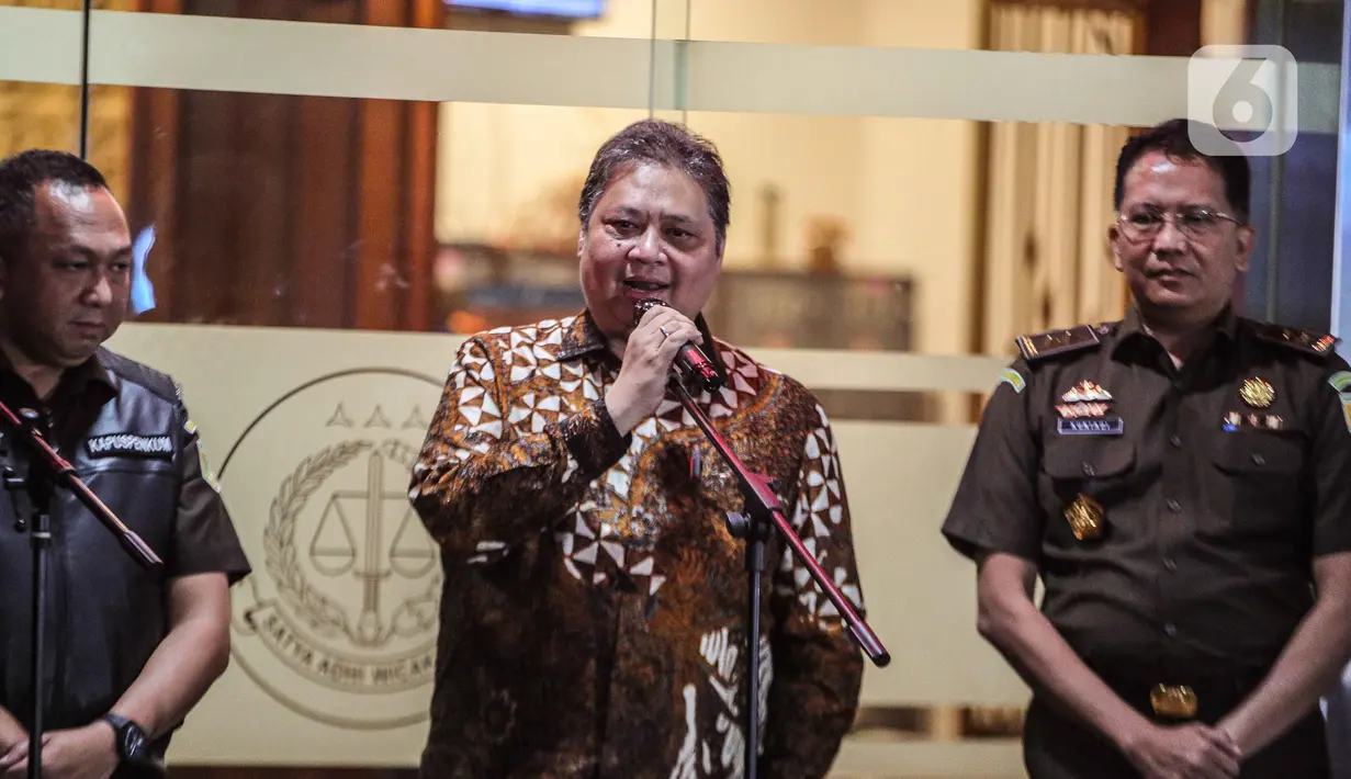 Airlangga menuntaskan 46 pertanyaan yang diberikan oleh Kejaksaan Agung (Kejagung).  (Liputan6.com/Faizal Fanani)