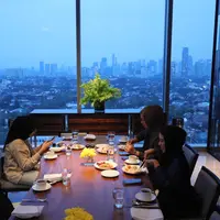 Simak rekomendasi tempat buka puasa di Jakarta dengan hidangan Timur Tengah & Nusantara serta view kota Jakarta. [Dok/Fimela/Hilda].