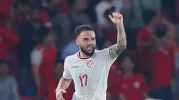 Sebagai seorang wing back atau full back, Verdonk benar-benar menunjukkan kapasitasnya, terutama dalam aspek ofensif. Ia gemar menyisir sisi lapangan dan memberikan opsi menyerang saat lini kedua terlambat memberikan dorongan. (Bola.com/M Iqbal Ichsan)