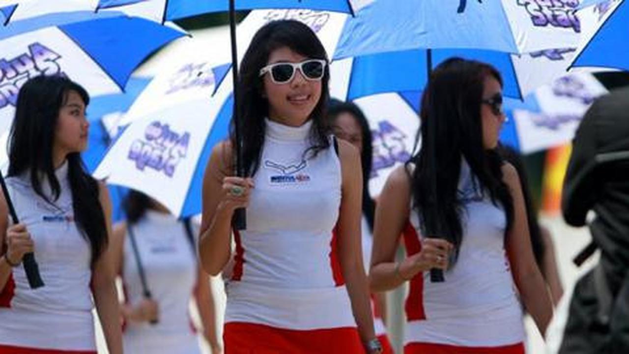 SPG incar posisi umbrella girl karena bayaran besar