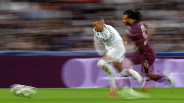 Foto: Penampilan Spektakuler Kylian Mbappe, Cetak Hattrick untuk Singkirkan Man City di Liga Champions