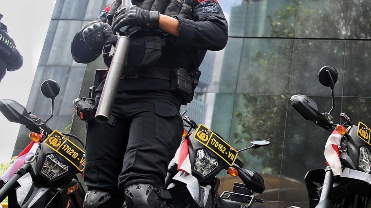 Gedung KPK Dijaga Ketat Polisi Bersenjata Saat Hasto Kristiyanto Diperiksa