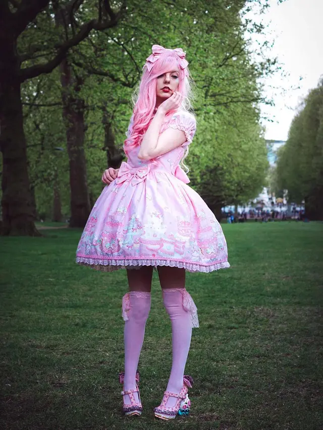 [Bintang] Boneka Porselen