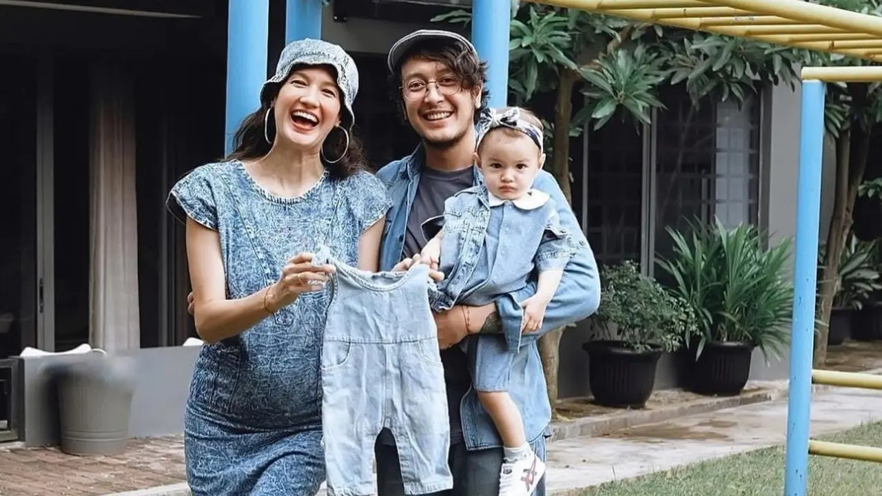 Nadine Chandrawinata Umumkan Kehamilan Anak Kedua