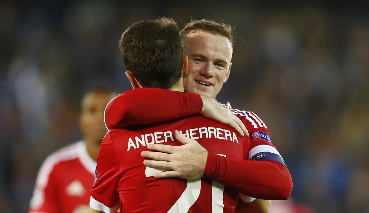 Inilah dua pemain MU pencetak gol ke gawang Club Brugge, Wayne Rooney dan Ander Herrera. Kamis (27/8/2015) dini hari WIB. (Action Images via Reuters/Carl Recine) 