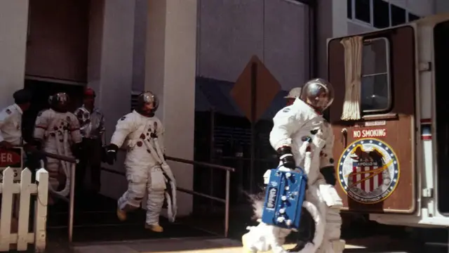 Proses persiapan peluncuran misi Apollo 16. (Dok. NASA)