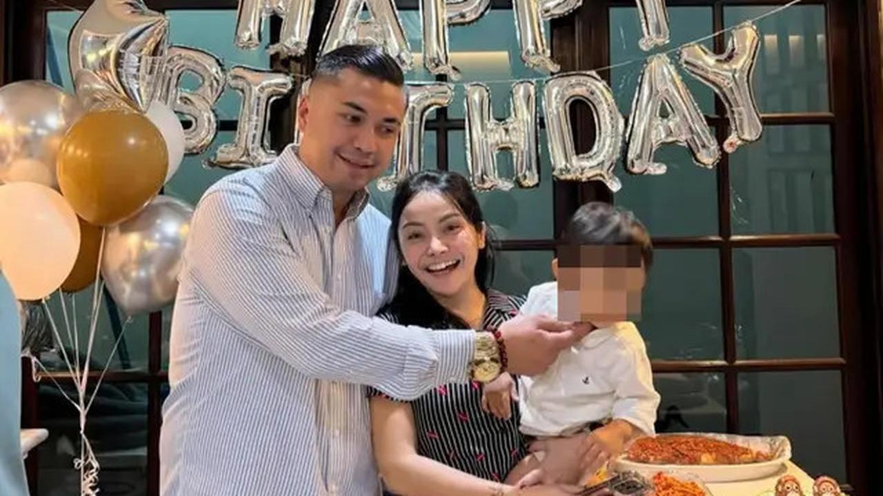 7 Potret Mawar AFI dan Kevin Wazeng Didoakan Berjodoh, Pacar Dikenal Tajir