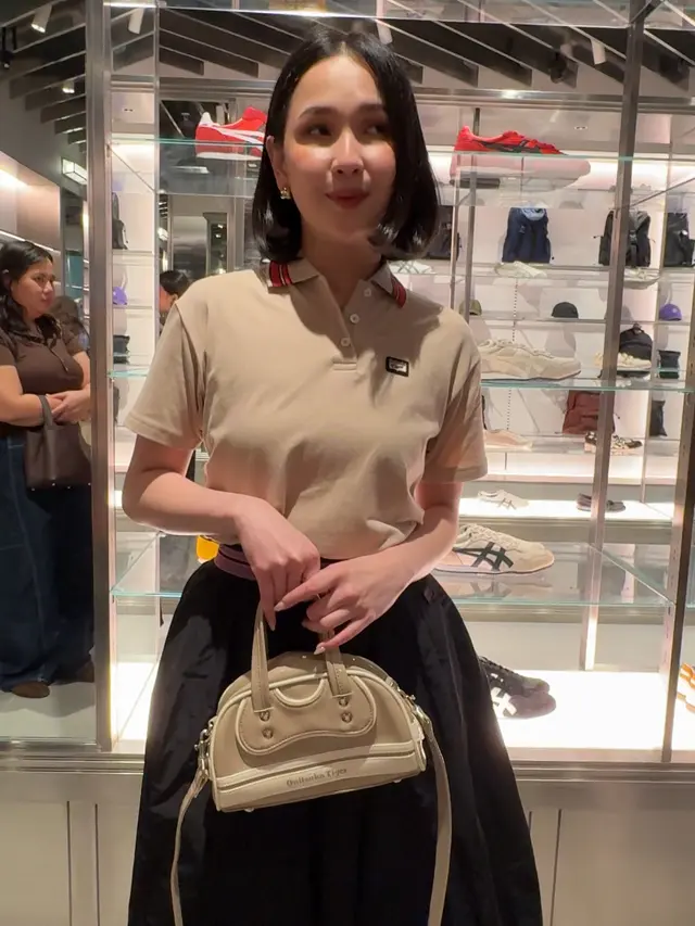 Agatha Pricilla  hadir di opening store Onitsuka Tiger Plaza Indonesia. [Anisha/Fimela]