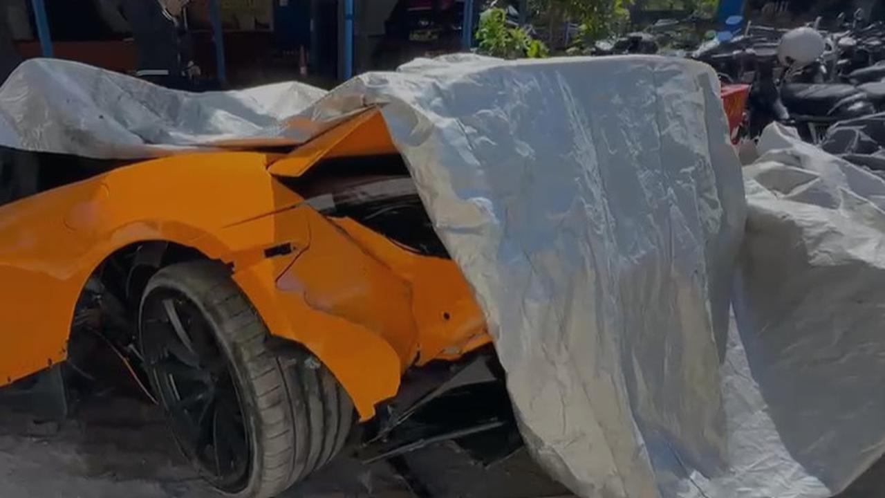 McLaren 720S milik YouTuber Terbelah Dua