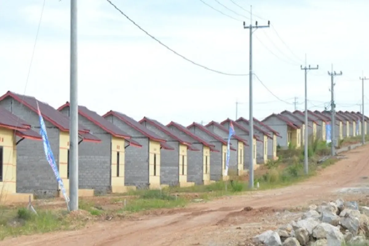 Kenaikan harga rumah terjadi pada semua tipe rumah, terutama tipe kecil, dengan kenaikan tertinggi terjadi di Jabodebek dan Banten.