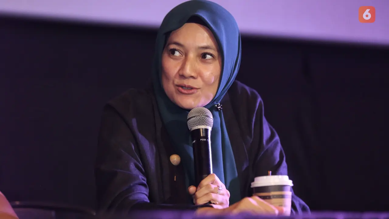 [Fimela] Cut Mini Berhijab