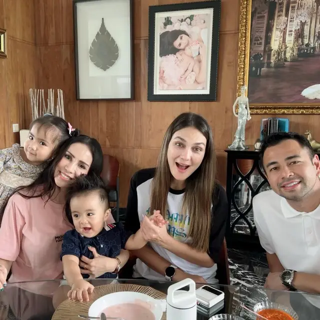 Luna Maya dan Raffi Ahmad bertandang ke rumah Momo Geisha di Malang (Foto: Instagram/@therealmomogeisha)