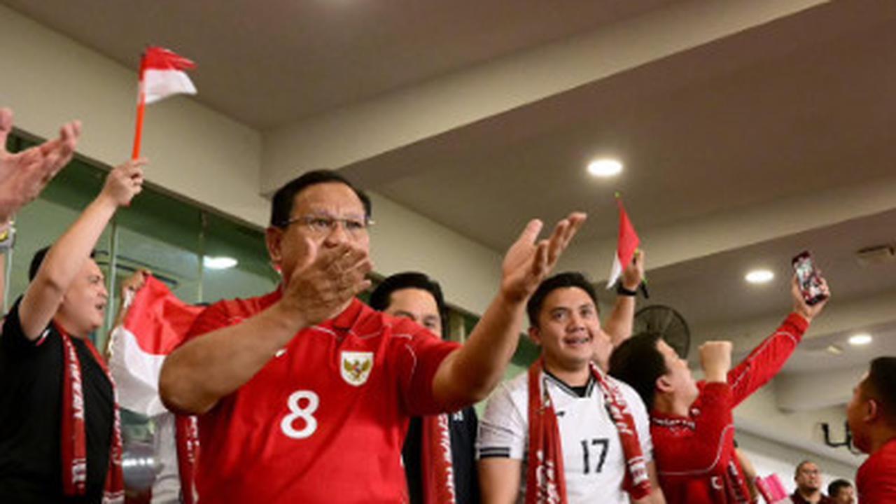 Saking Gembira, Presiden Prabowo Langsung Keluarkan Gaya Andalan Usai Timnas Indonesia Tumbangkan China