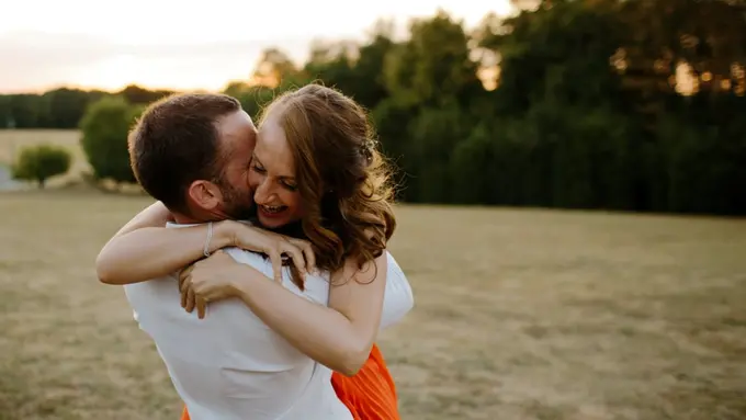 Girls, Setuju Kan Kalau Ini Contoh Sifat Cowok yang Suami-able?