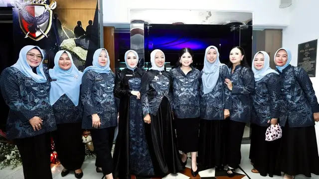 Pesona Annisa Pohan saat Hamil, Tampil Formal Dampingi AHY di Acara Reuni