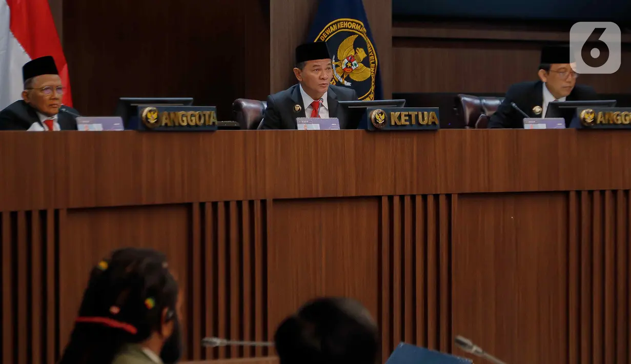 Pihak teradu didalilkan lalai dan tidak cermat dalam menentukan serta menetapkan Anggota KPU Kabupaten Puncak, Provinsi Papua Tengah periode 2023–2028. (Liputan6.com/Herman Zakharia)