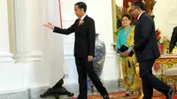 Presiden Jokowi didampingi Ibu Negara Iriana menerima kunjungan PM Timor Leste Rui Maria De Araujo, di Istana Merdeka, Jakarta. (setkab.go.id)
