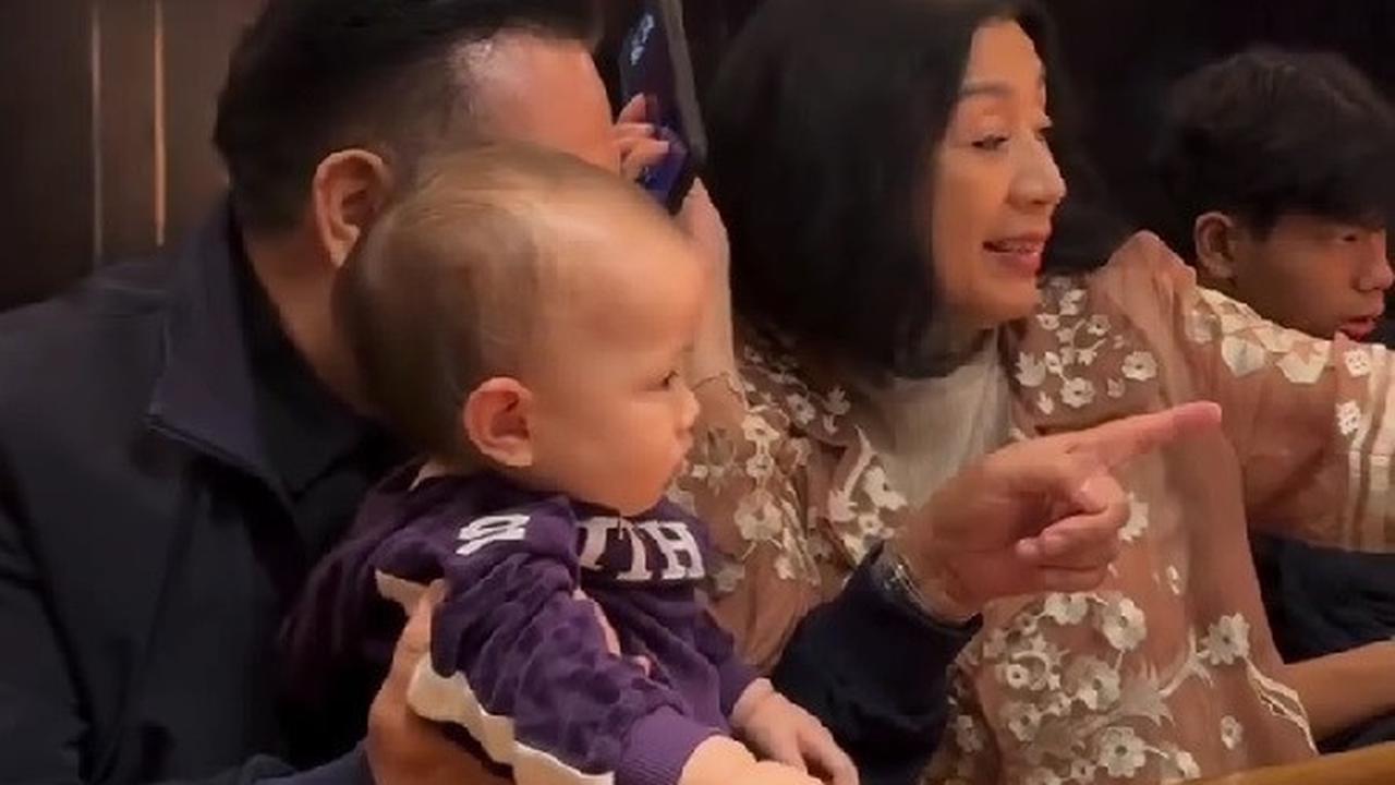 Potret Kyarra Anak Jessica Mila Main Bareng Kakek dan Neneknya, Aksi Lucu si Kecil Jadi Sorotan