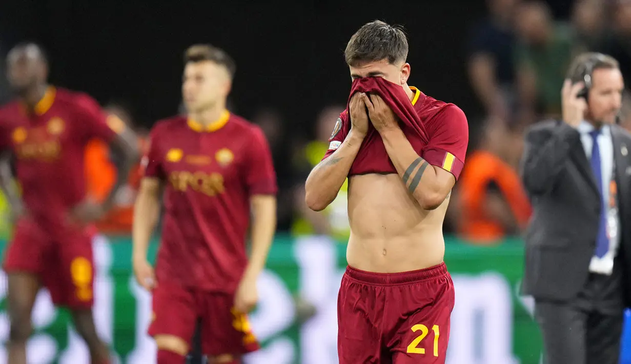 <p>Sevilla kembali menjadi juara Liga Europa. Klub LaLiga tersebut menjadi yang terbaik di musim 2022/2023 usai menang adu penalti atas AS Roma pada laga final. (AP Photo/Petr David Josek)</p>