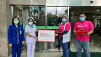 KT&G SangSang Universitas Jakarta Beri Donasi Red Gingseng bantu tenaga medis atau perawat Covid-19.