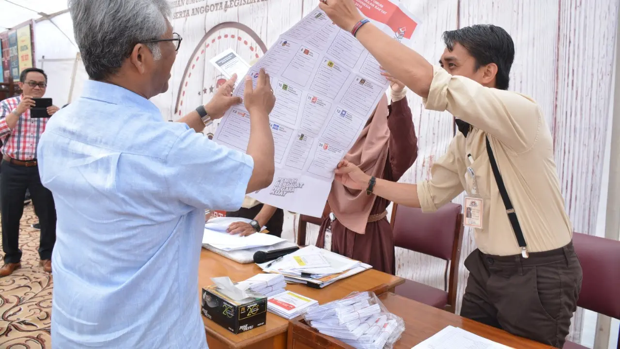 Pelaksanaan Pemilu Serentak 2019 di TPS KBRI Islamabad Berjalan Lancar, Aman, dan Meriah (KBRI Islamabad)