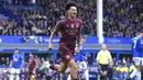 Pemain Manchester City, Nico O'Reilly melakukan selebrasi setelah mencetak gol ke gawang Everton dalam laga lanjutan Liga Inggris 2024/2025 di Goodison Park, Liverpool, Inggris, Sabtu (19/04/2025) waktu setempat. (AP Photo/Peter Byrne)