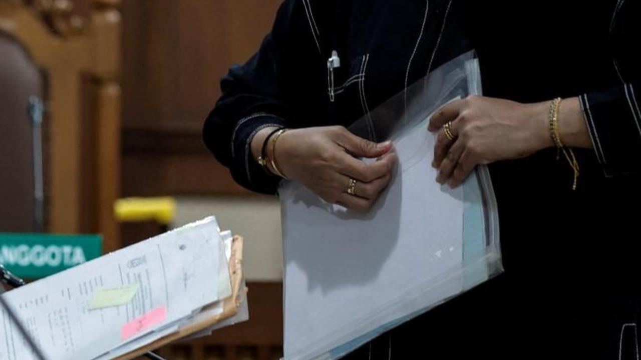 Mereka menuntut ganti rugi sebesar Rp3,4 miliar untuk setiap anak yang meninggal dunia, sedangkan untuk korban yang selamat Rp2,2 miliar.