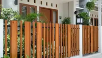7 Model Pagar Rumah Kecil Depan Teras yang Bikin Fasad Rumah Terlihat Lebih Modern