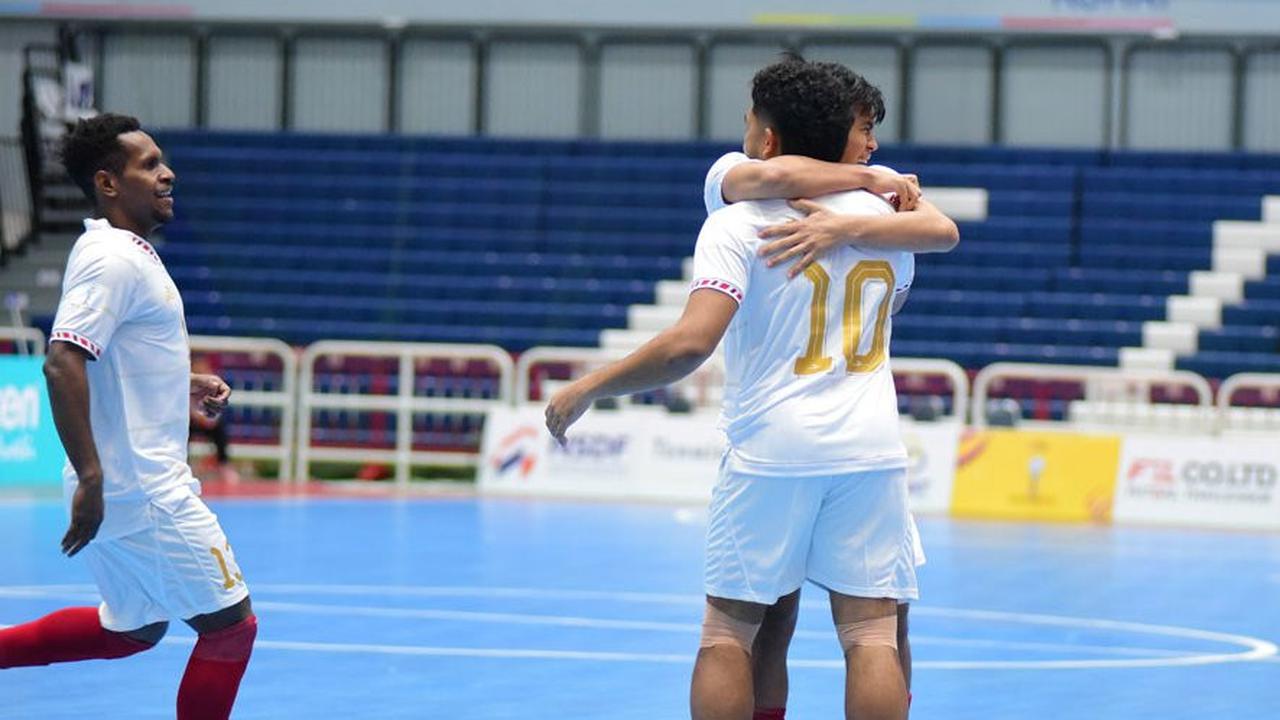 Betapa Indahnya Momen Timnas Indonesia dan Timnas Futsal Indonesia Makan Malam dan Foto Bareng