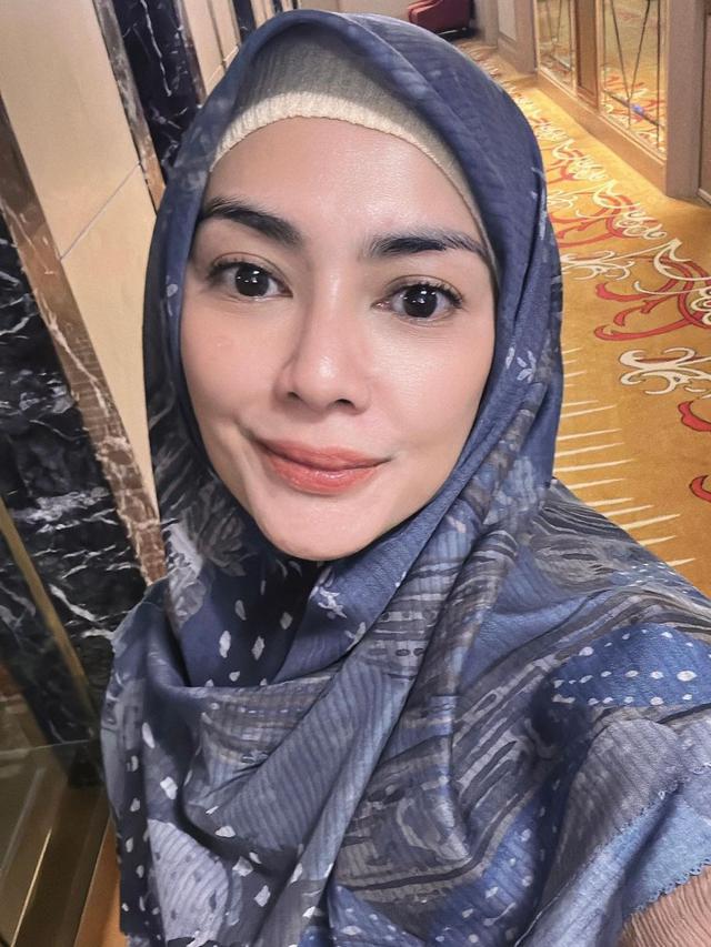 Masayu Anastasia berhijab