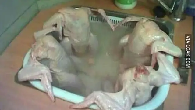 6 Momen Rebus Makanan Ini Bikin Tepuk Jidat, Ada yang Apes Banget