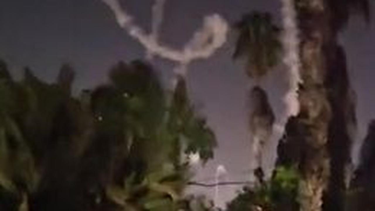 Bak senjata makan tuan, serangan itu justru mendarat di area tengah kota di selatan Tel Aviv.