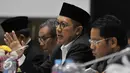 Menteri Agama Lukman Hakim Saifuddin menjawab pertanyaan saat mengikuti rapat kerja dengan Komisi VIII DPR di Kompleks Parlemen Senayan, Jakarta, Senin (29/8). (Liputan6.com/Johan Tallo)