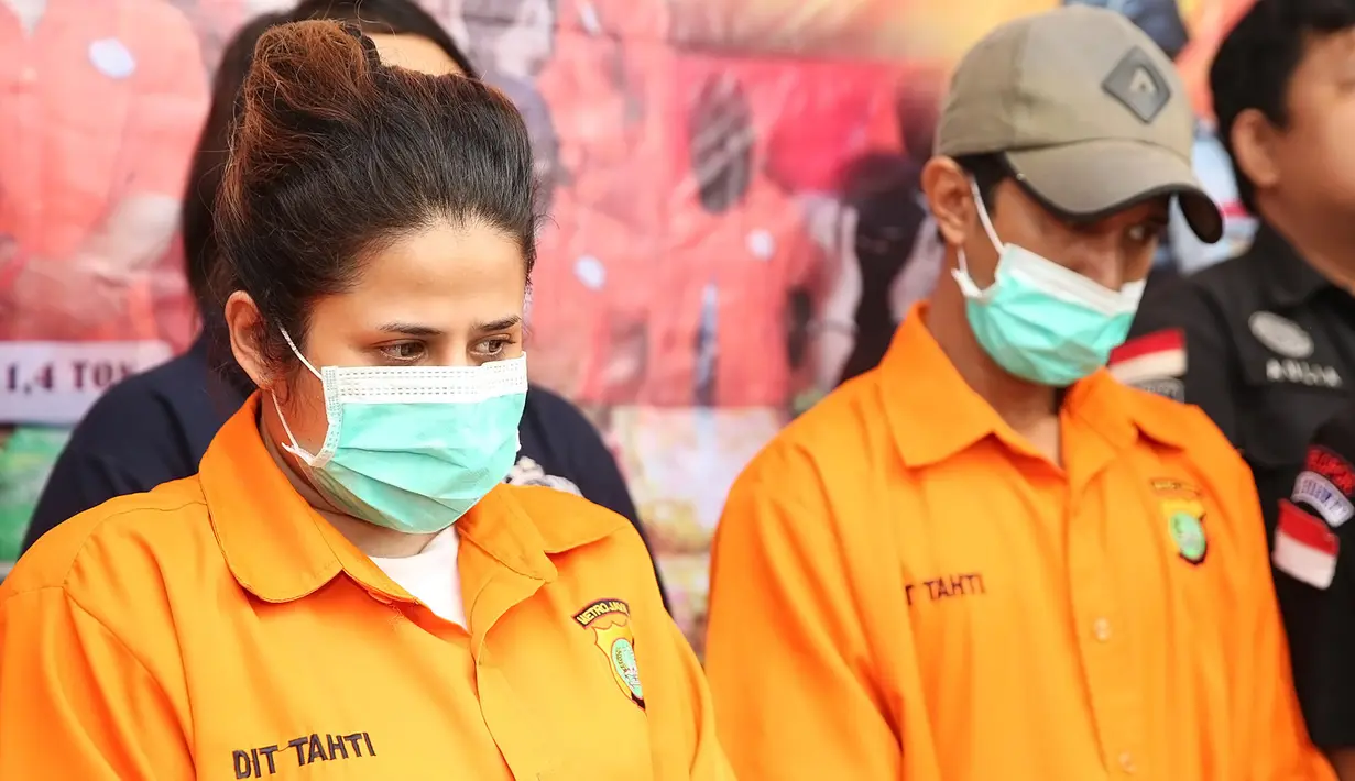 Anak penyanyi dangdut Elvi Sukaesih ditangkap polisi terkait penyalahgunaan narkoba. Anak-anak penyanyi dangdut itu patungan untuk membeli narkoba. (Bambang E Ros/Bintang.com)