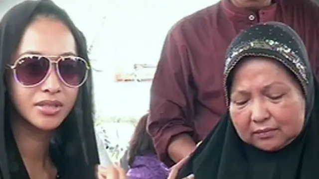 Umrah Bersama Ayah, Niat Poppy Bunga yang Tak Kesampaian