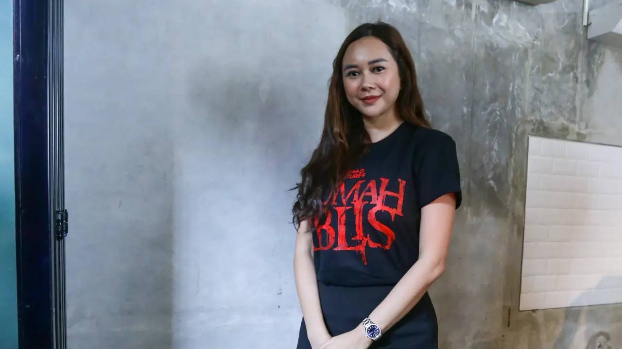Aura Kasih dalam acara Syukuran Film Rumah Iblis.