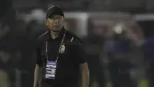 Pelatih Sriwijaya FC, Rahmad Darmawan, saat pertandingan melawan Arema FC pada laga perempat final Piala Presiden di Stadion Manahan, Solo, Minggu, (4/2/2018). Sriwijaya FC menang 3-1 atas Arema FC. (Bola.com/M Iqbal Ichsan)