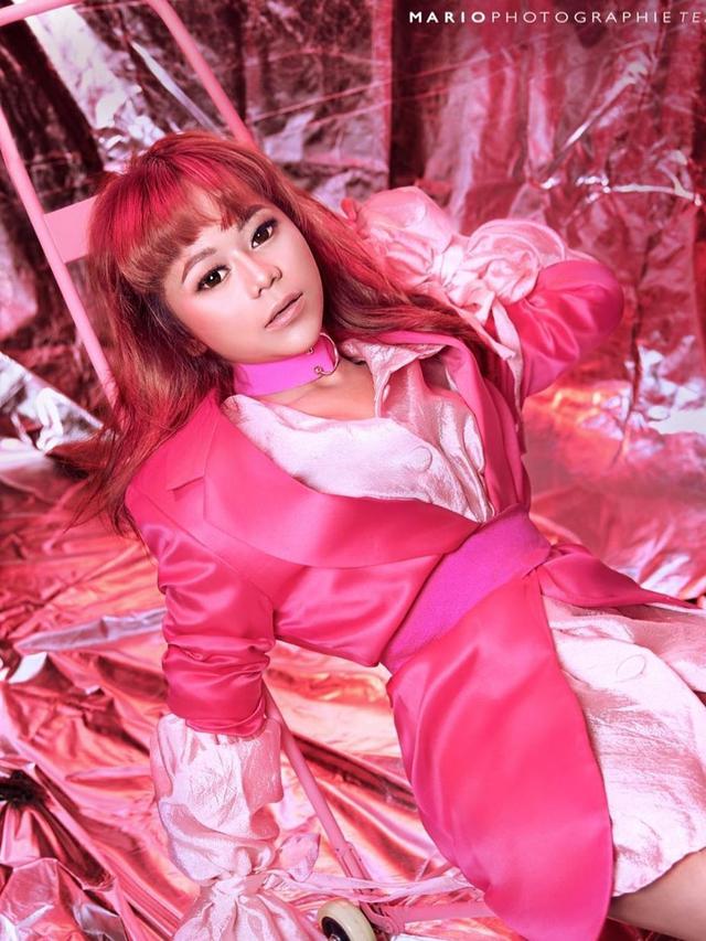 6 Gaya Cimoy Montok dalam Pemotretan Ini Bikin Pangling