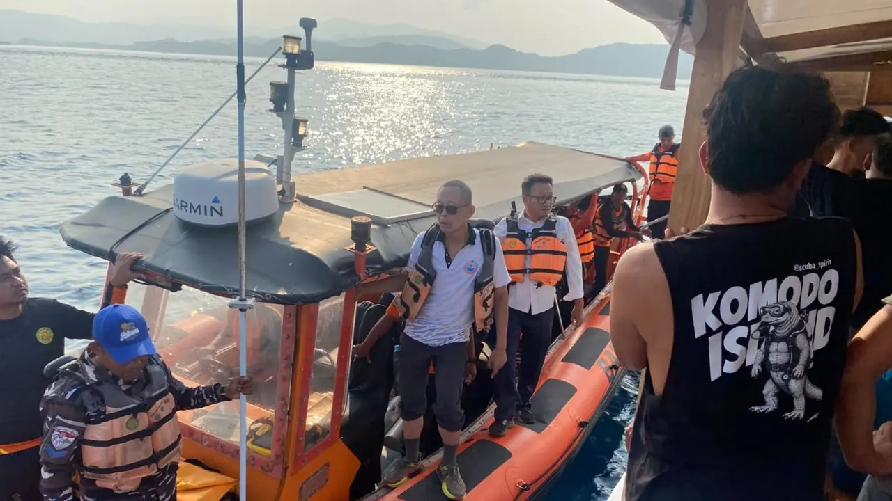 Kapal Wisata yang Muat Wisatawan Asing Tenggelam di Labuan Bajo
