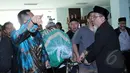 Jenazah komedian Pepeng usai disalatkan di Masjid Baiturrahman, Depok, Jawa Barat, Rabu (6/5/2015). Rencananya Pepeng akan dimakamkan di TPU Jelupang, BSD, Serpong. (Liputan6.com/Helmi Afandi)