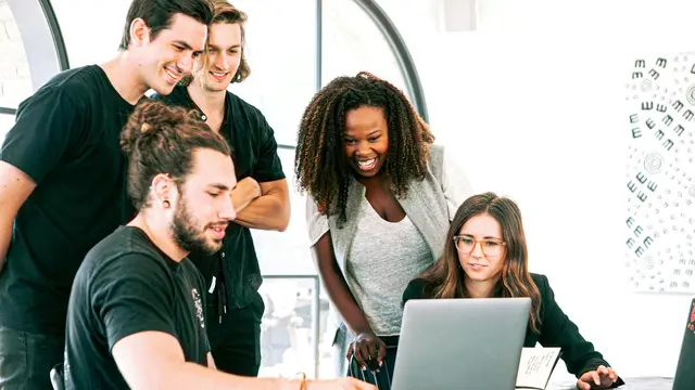 pertama kali masuk kerja