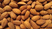 Ilustrasi almond (dok.unsplash)